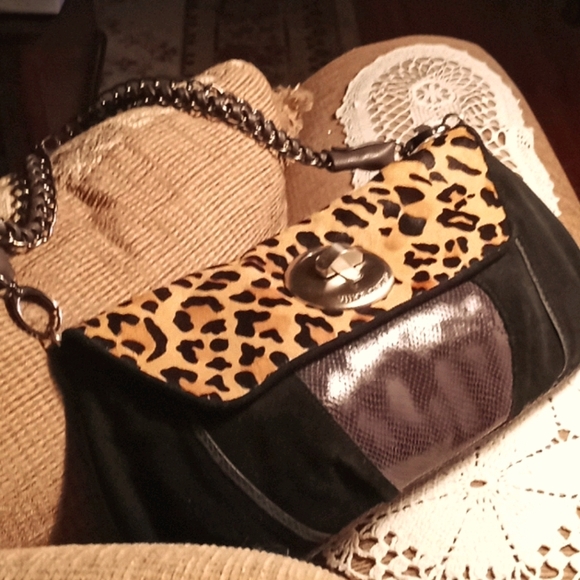 Vince Camuto Handbags - Beautiful Vince Camuto Bag